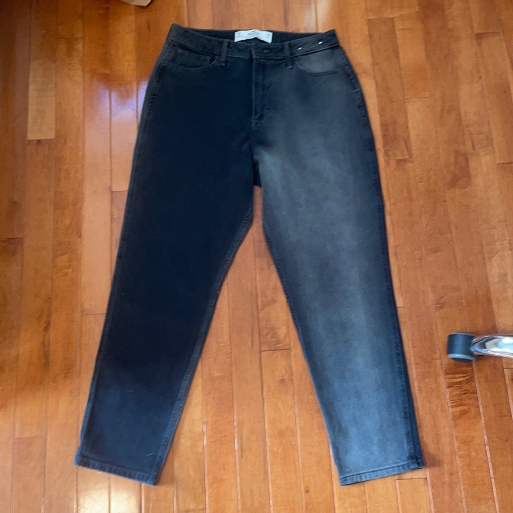 Hollister split-dye mom jeans, never worn